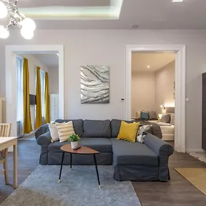 Luxury Central Next To The Fashion Str. Apartment Budapest
